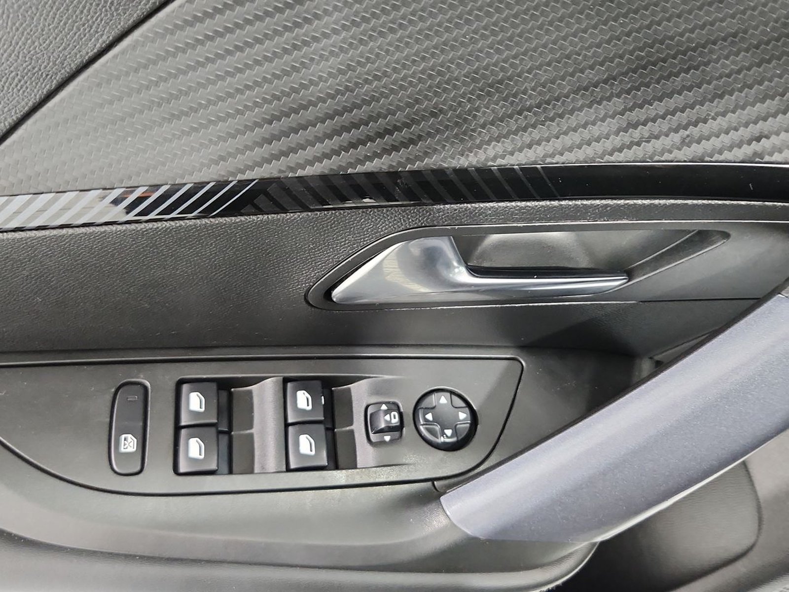 Peugeot 2008 ALLURE 1.2 2021 - Imagen 20 de 20