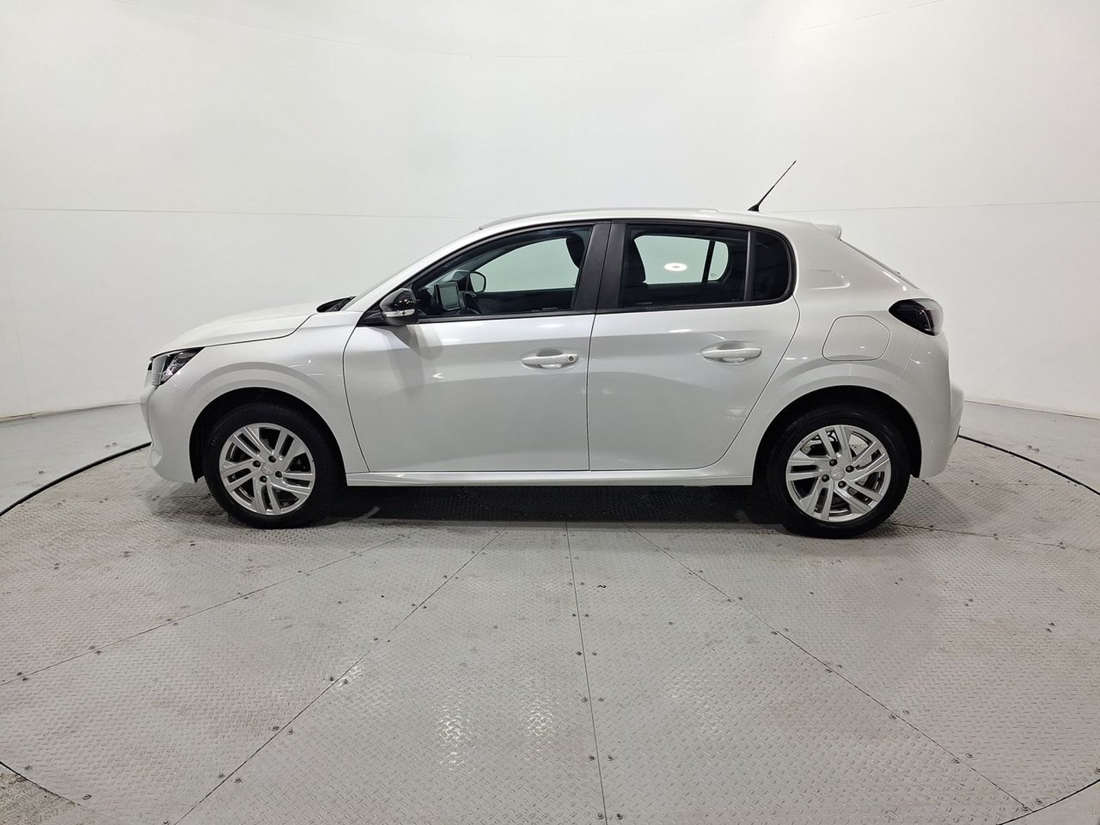 Peugeot 208 STYLE PURETECH 75 1.2 2024 - Imagen 4 de 20