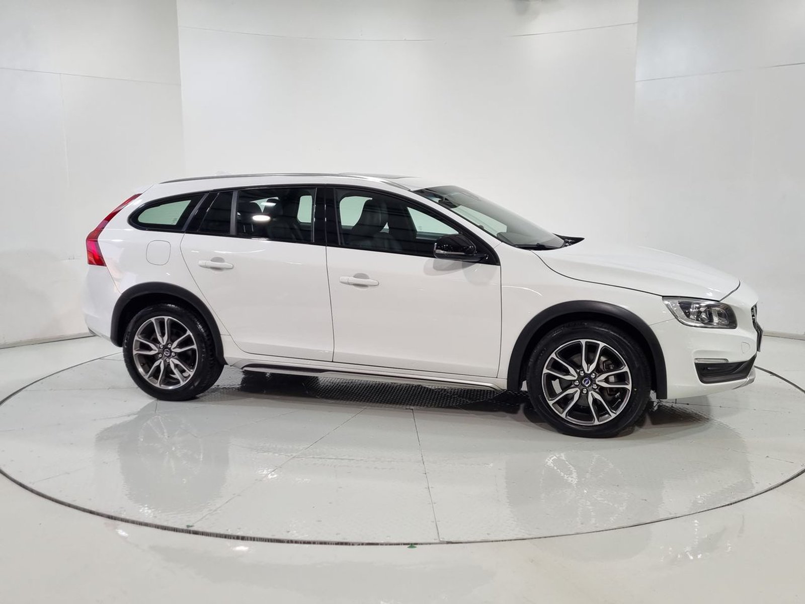 Volvo V60CC T5 AWD 2.5 2017 - Imagen 14 de 20