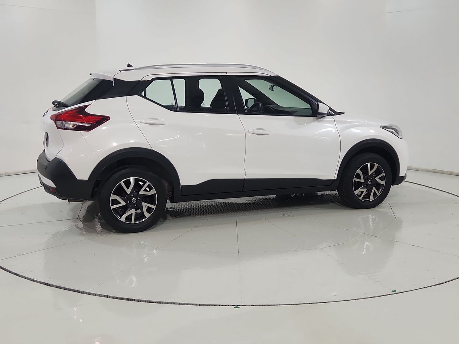 Nissan KICKS 1.6 2019 - Imagen 12 de 20