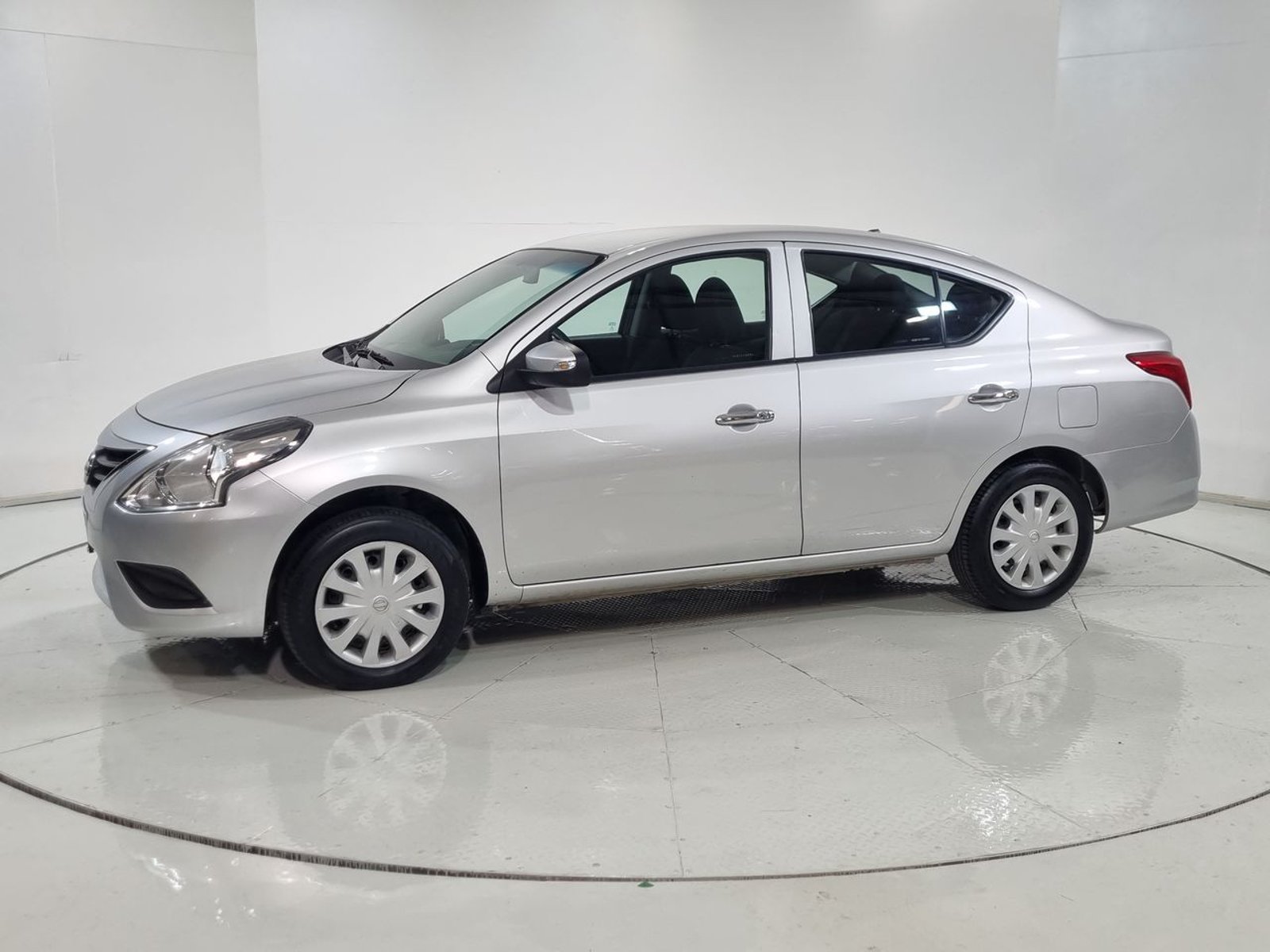 Nissan VERSA SENSE 1.6 2019 - Imagen 4 de 20