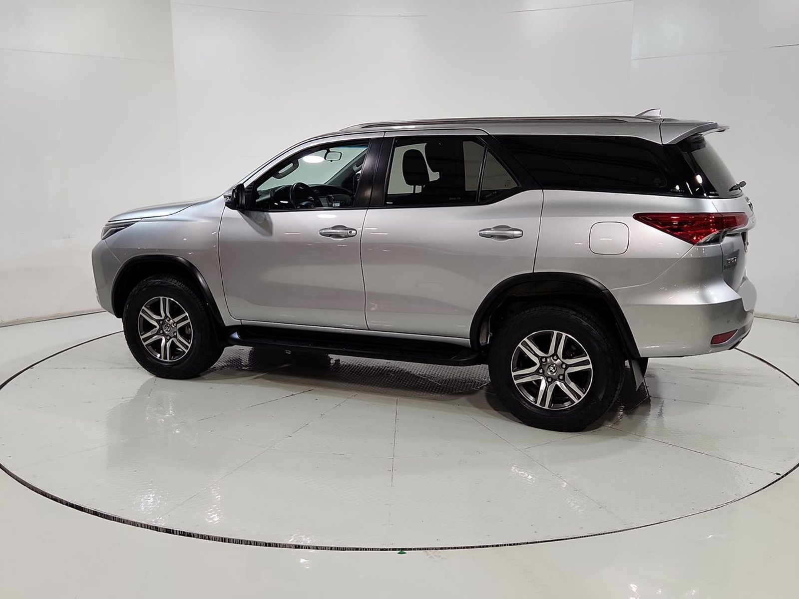 Toyota FORTUNER 2.7 2022 - Imagen 6 de 20