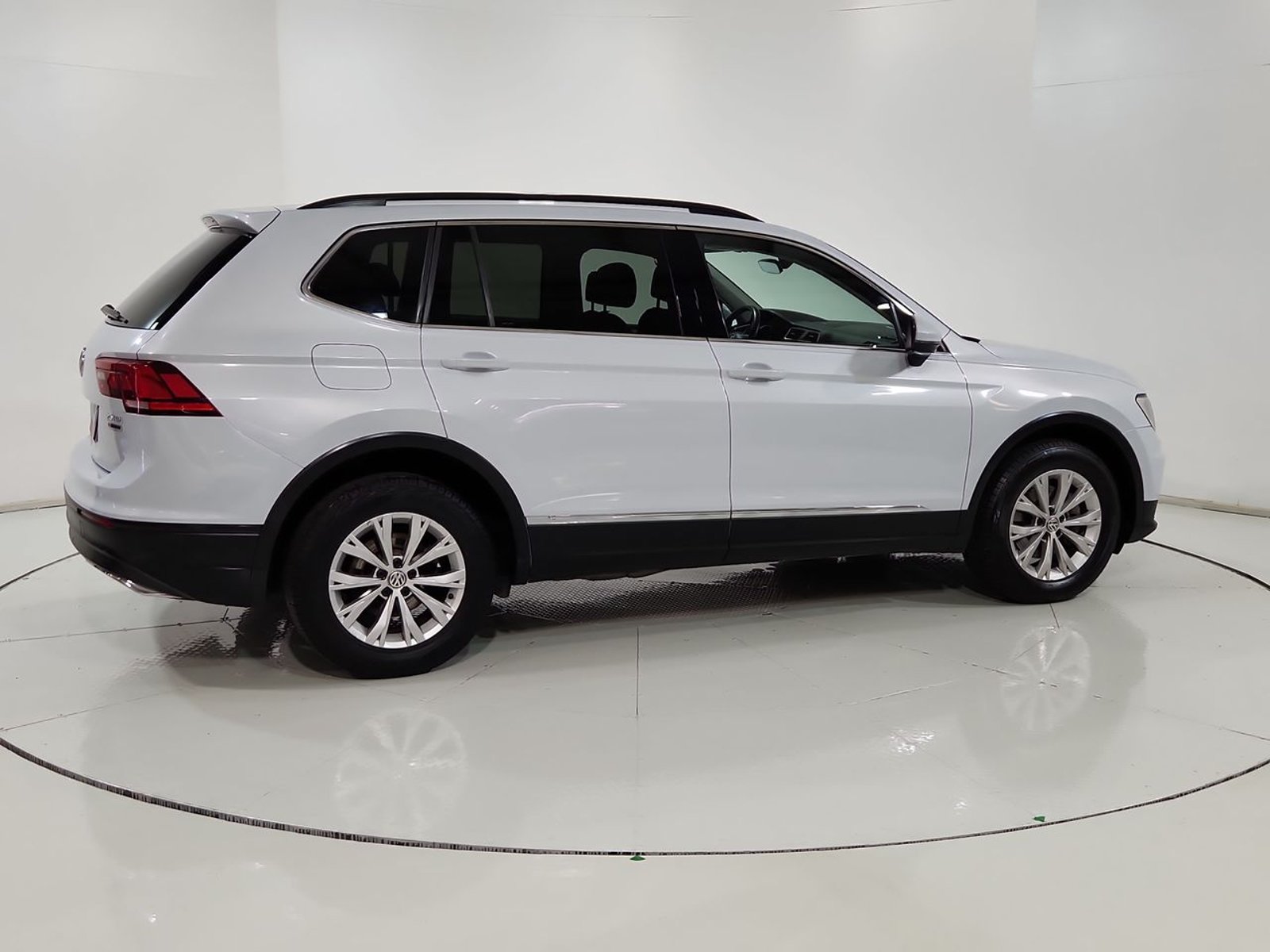 Volkswagen TIGUAN TDI 2.0 AUT 2018 - Imagen 12 de 20