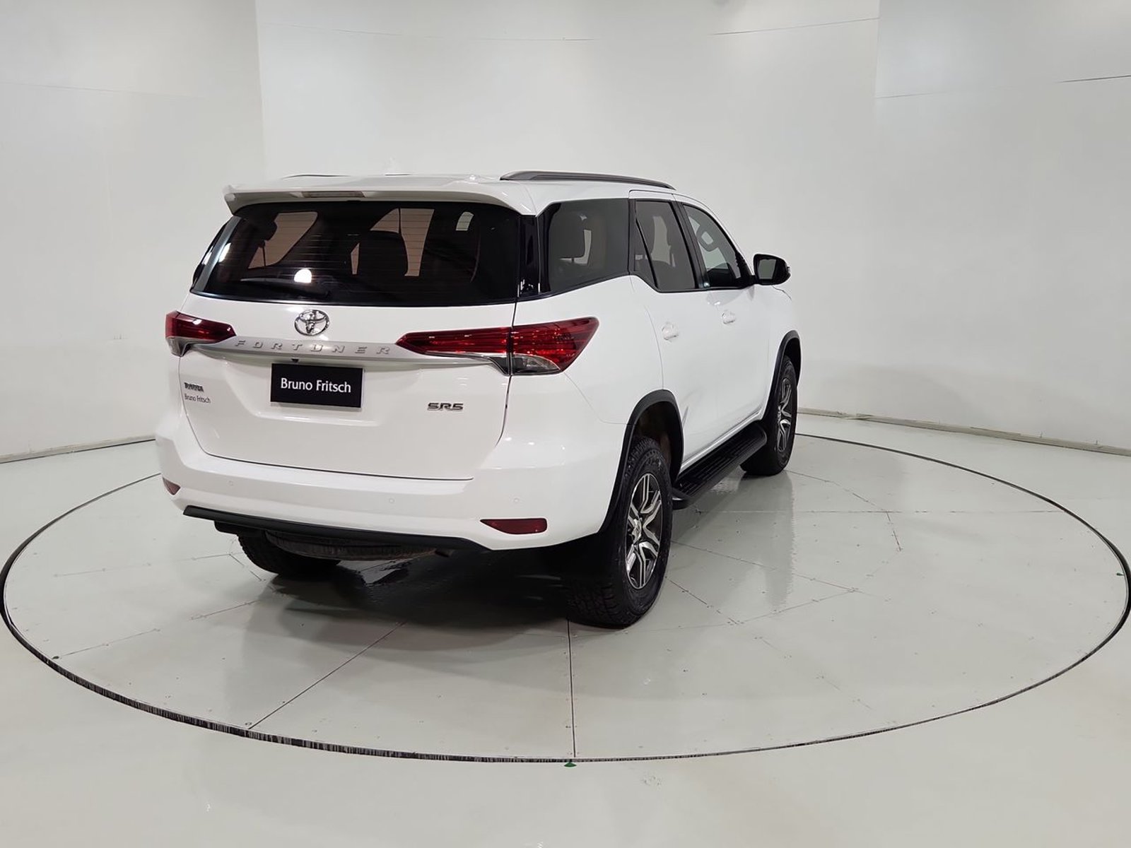 Toyota FORTUNER SRV 2.7 AUT 2022 - Imagen 10 de 20