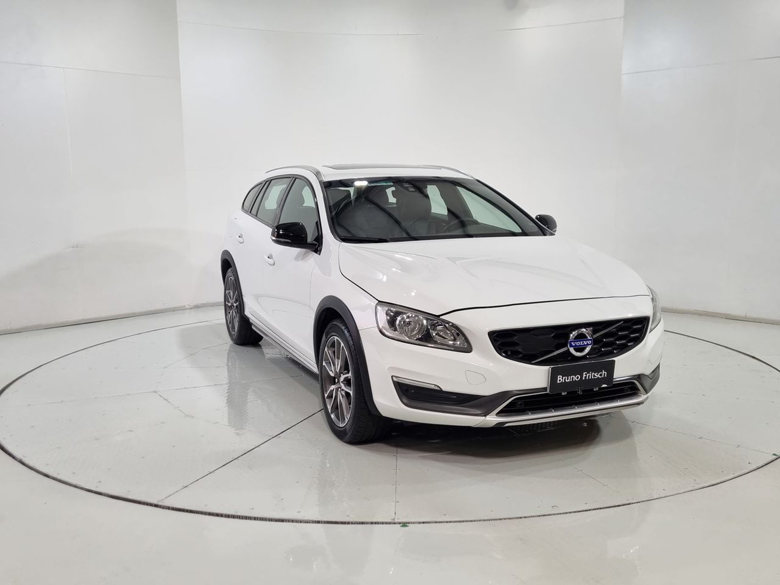 Volvo V60CC T5 AWD 2.5 2017 - Imagen 16 de 20