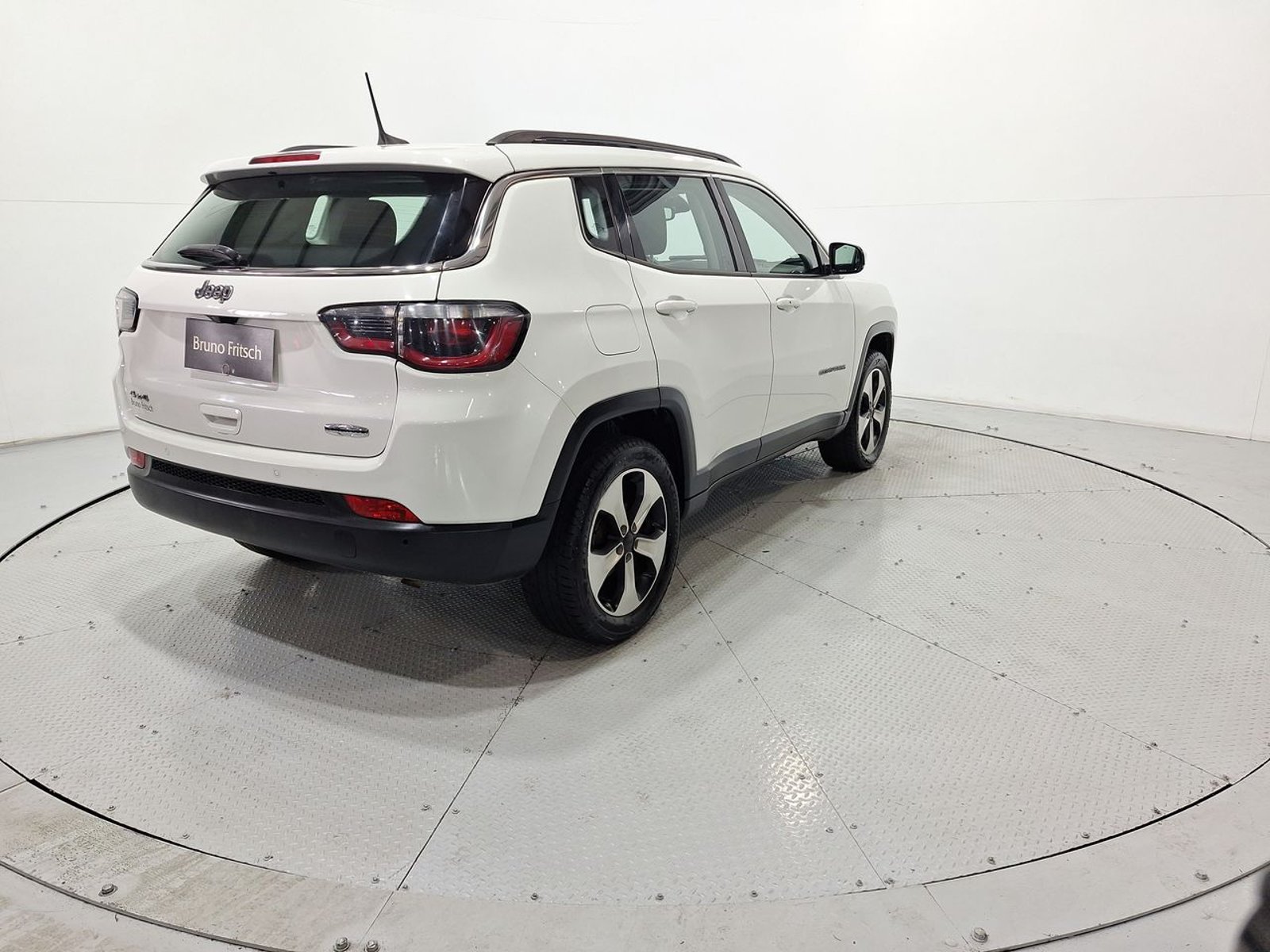 Jeep COMPASS LONGITUDE 4X4 2.4 AUT 2018 - Imagen 8 de 20