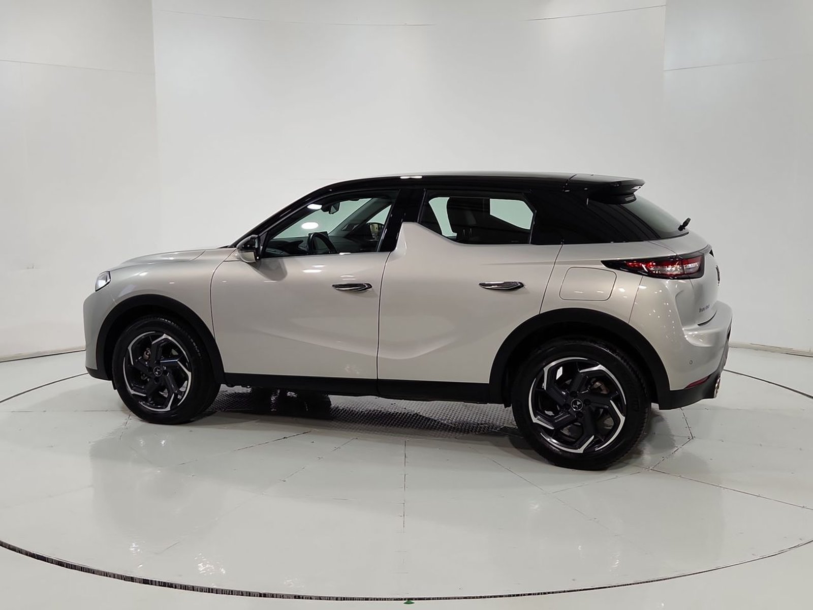 Ds DS3 3 CROSSBACK HDI 1.2 AUT 2023 - Imagen 6 de 20