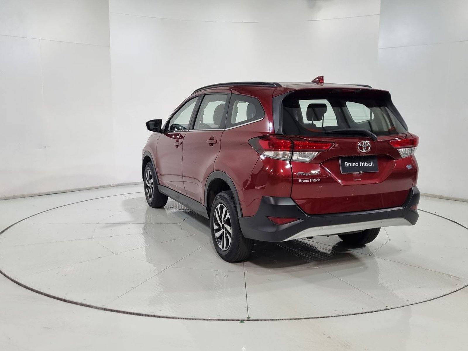 Toyota RUSH 1.5 MT 2023 - Imagen 8 de 20