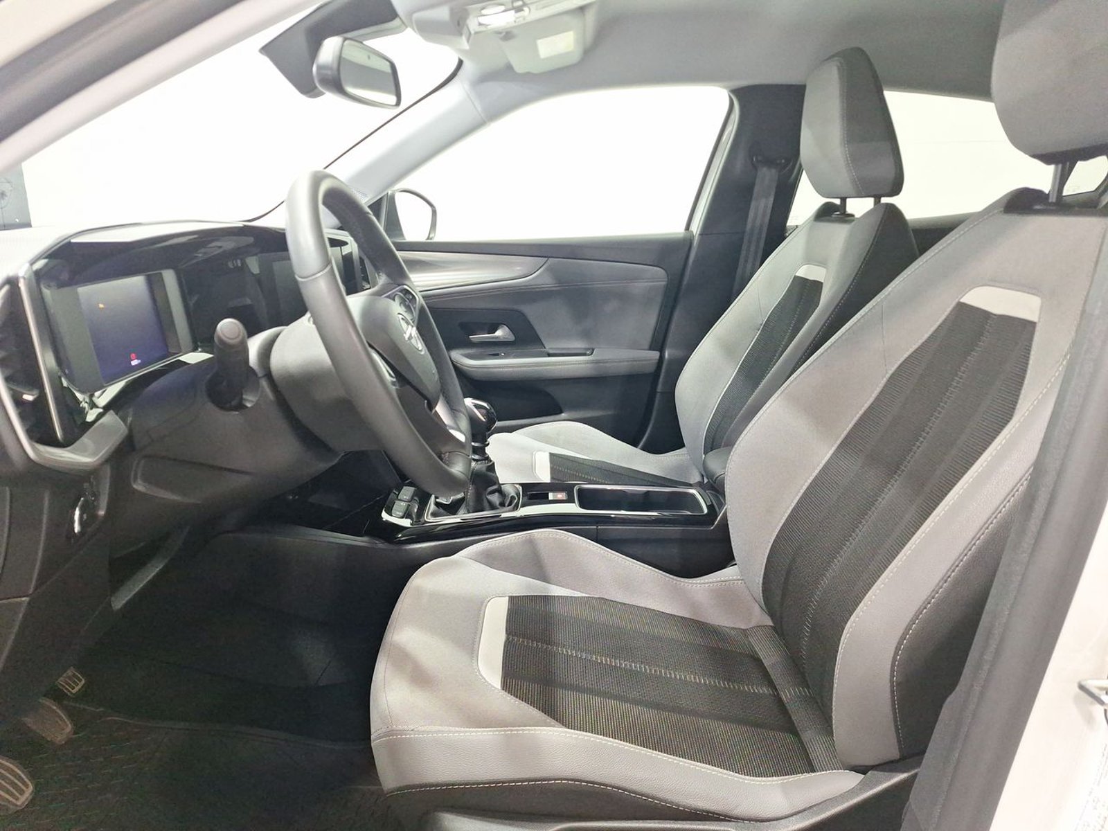 Opel MOKKA 4X2 1.2 2025 - Imagen 18 de 20