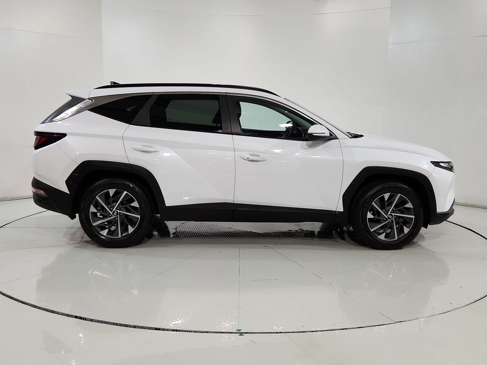 Hyundai TUCSON NX4 MPI 2.0 2024 - Imagen 13 de 20