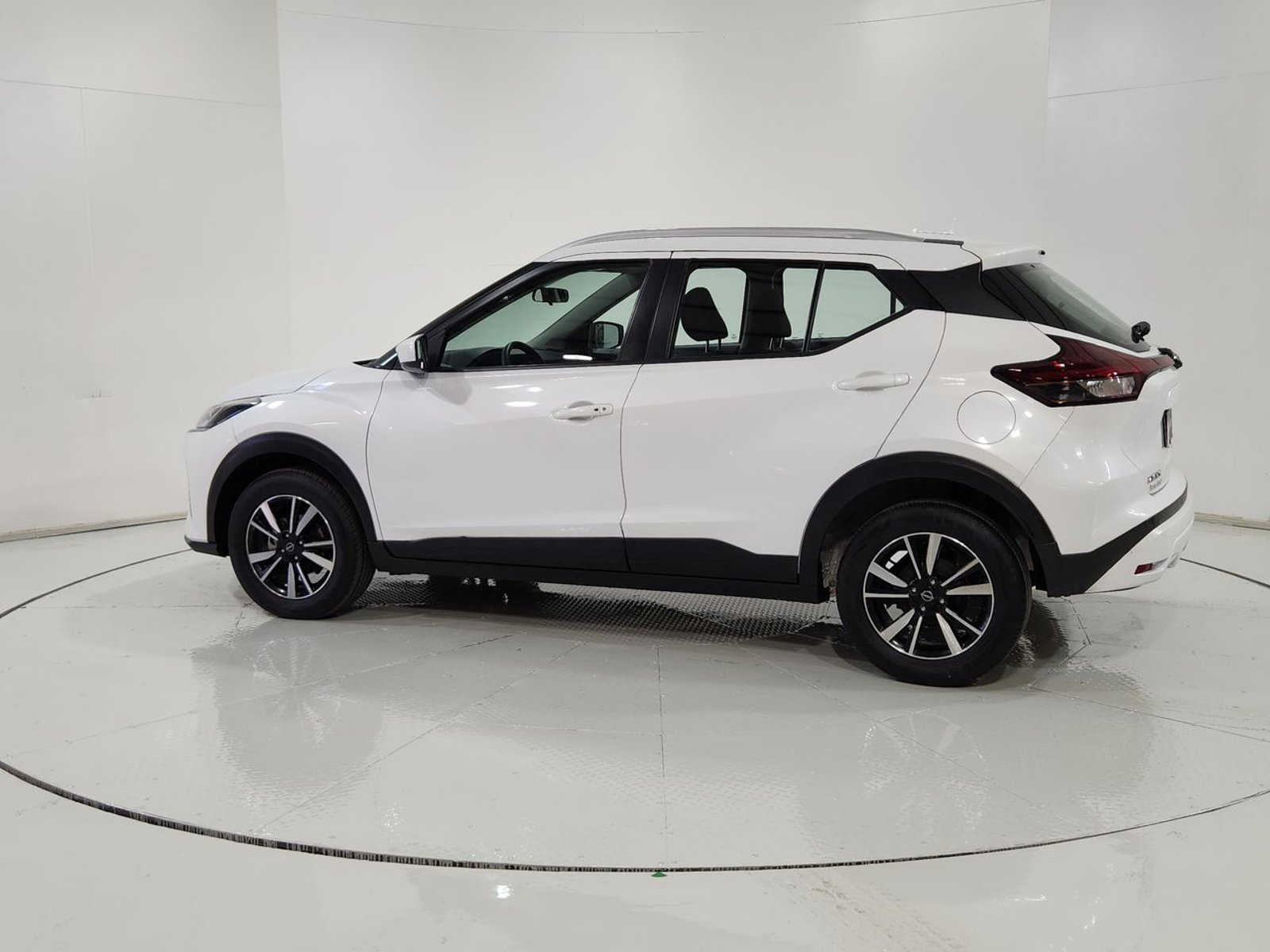 Nissan KICKS MT 1.6 2023 - Imagen 6 de 20