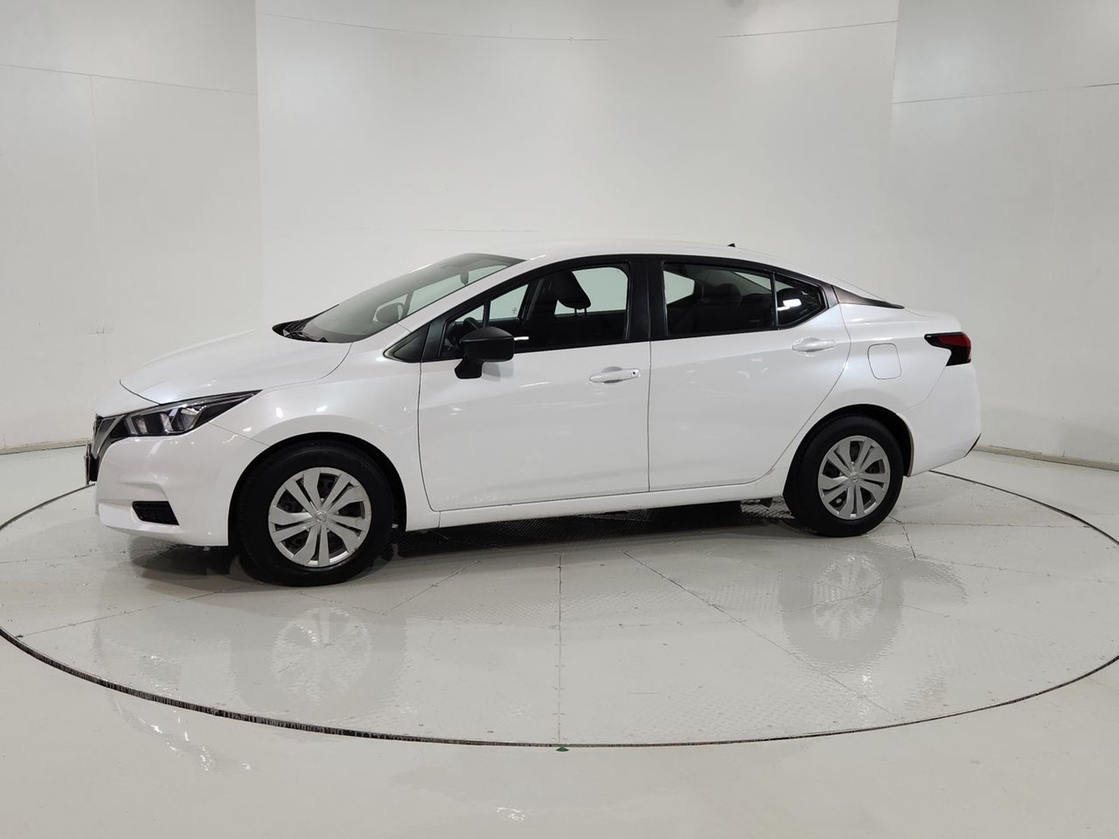 Nissan VERSA MT 1.6 2022 - Imagen 4 de 20