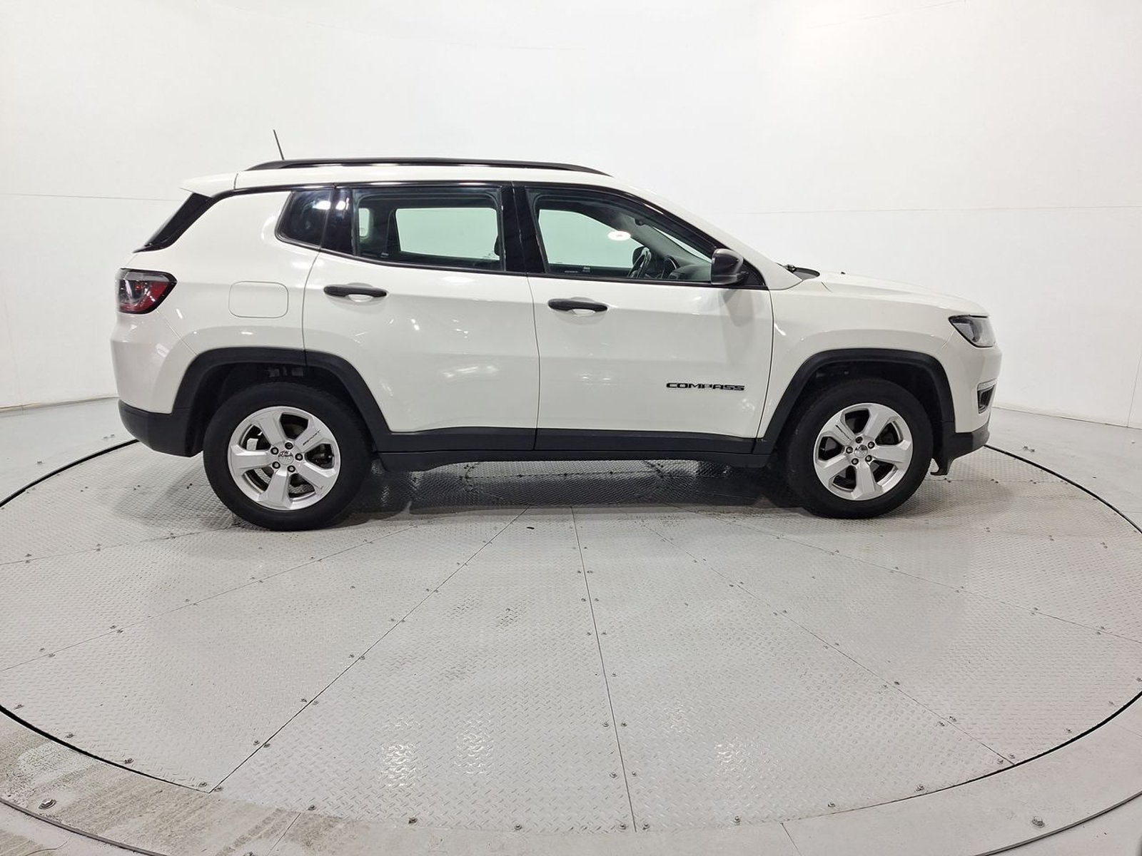 Jeep COMPASS SPORT 2.4 2019 - Imagen 10 de 20