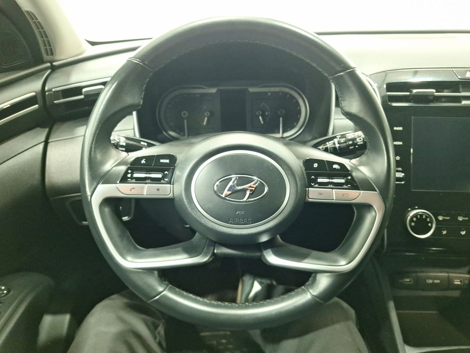 Hyundai TUCSON NX4 MPI 2.0 2022 - Imagen 19 de 20
