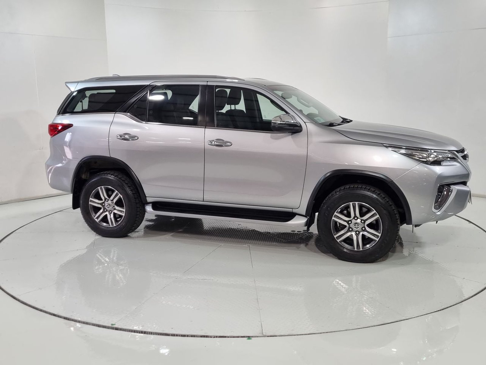 Toyota FORTUNER SRX 2.7 AUT 2020 - Imagen 14 de 20