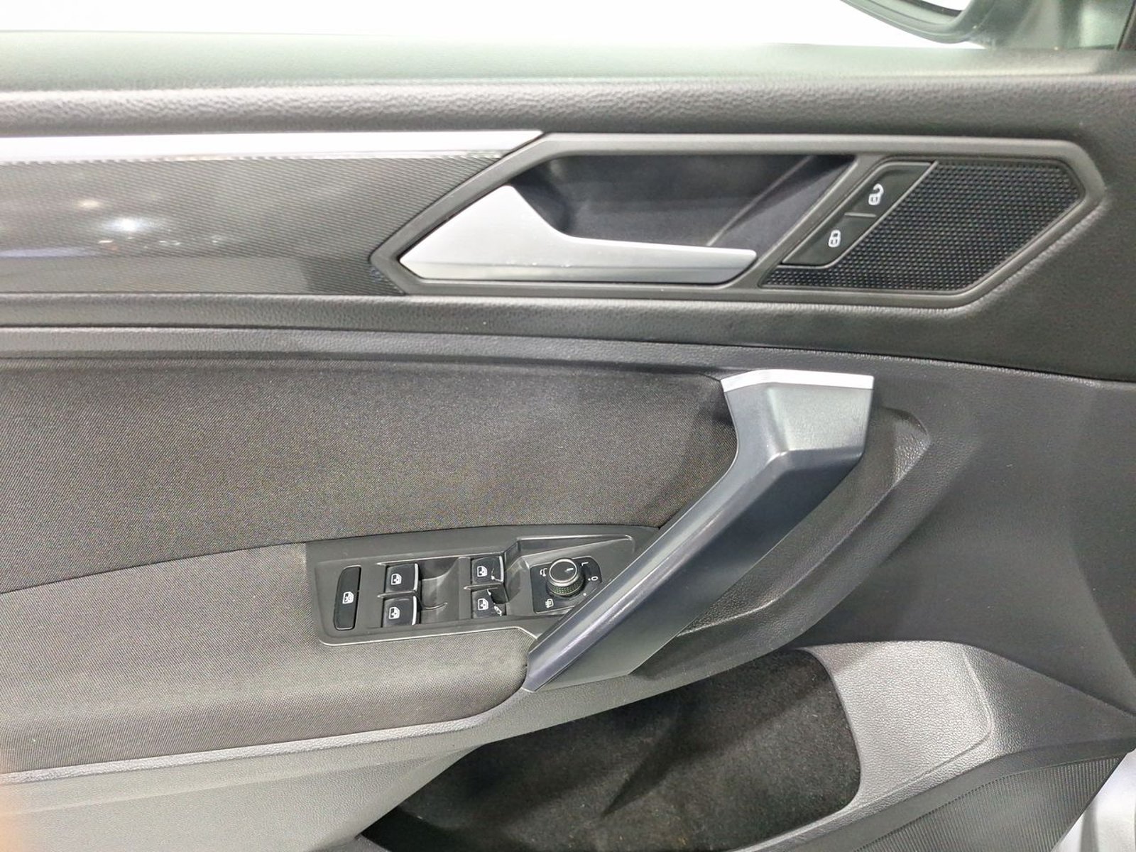 Volkswagen TIGUAN 1.4 AT 2021 - Imagen 16 de 20