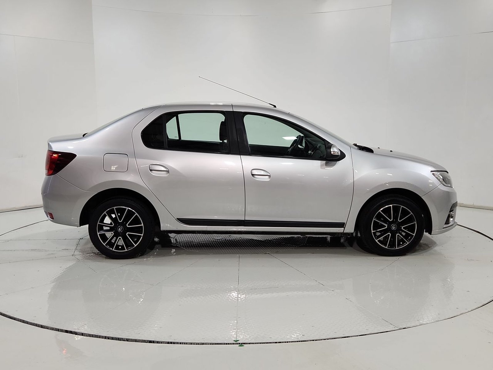 Renault SYMBOL 1.6 2018 - Imagen 13 de 20