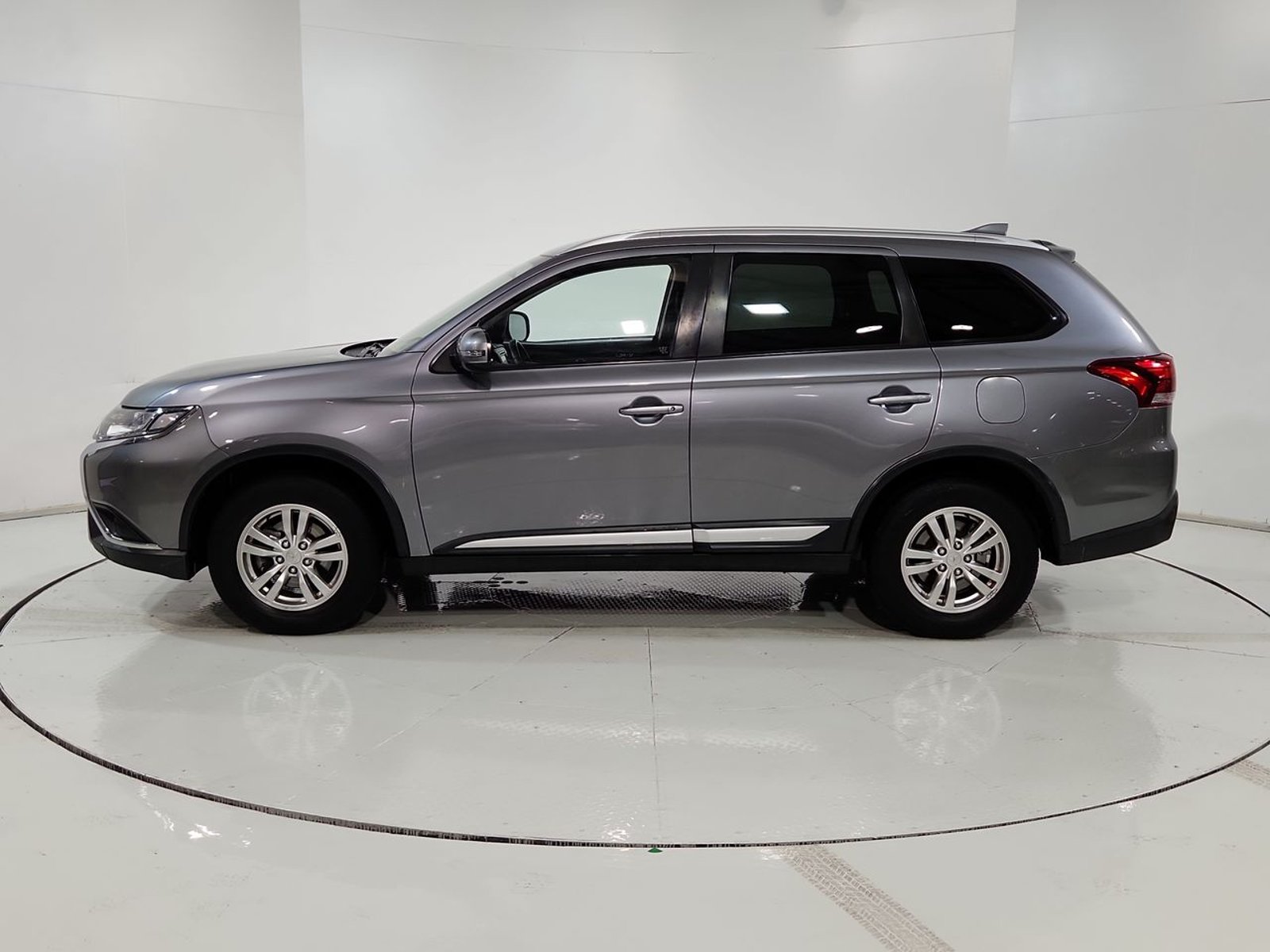 Mitsubishi OUTLANDER NEW OUTLANDER 2.0 2019 - Imagen 5 de 20