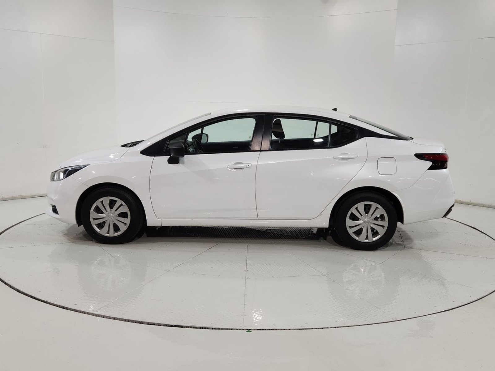 Nissan VERSA MT 1.6 2022 - Imagen 5 de 20