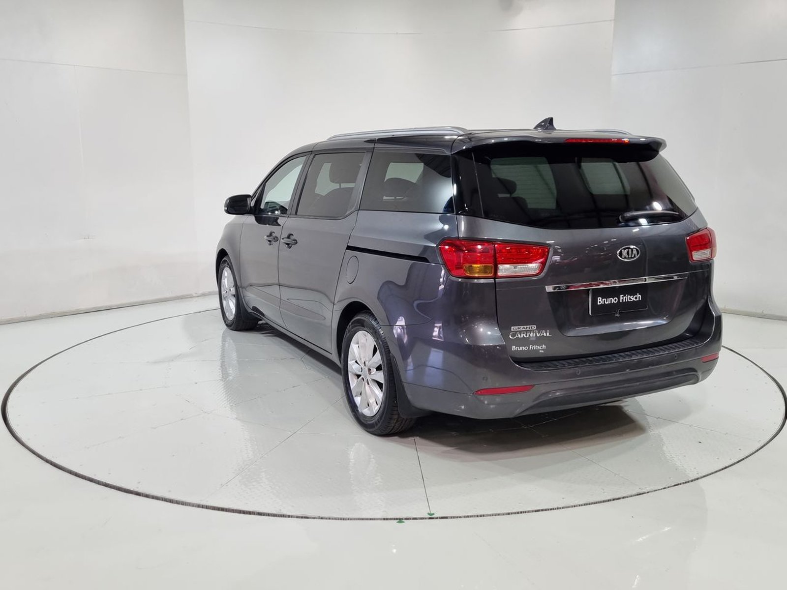 Kia GRAND CARNIVAL EX 3.3 AUT 2017 - Imagen 8 de 20
