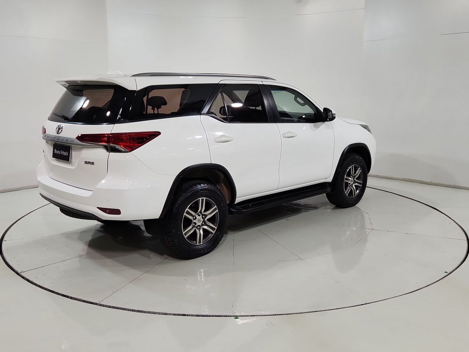Toyota FORTUNER SRV 2.7 AUT 2022 - Imagen 11 de 20