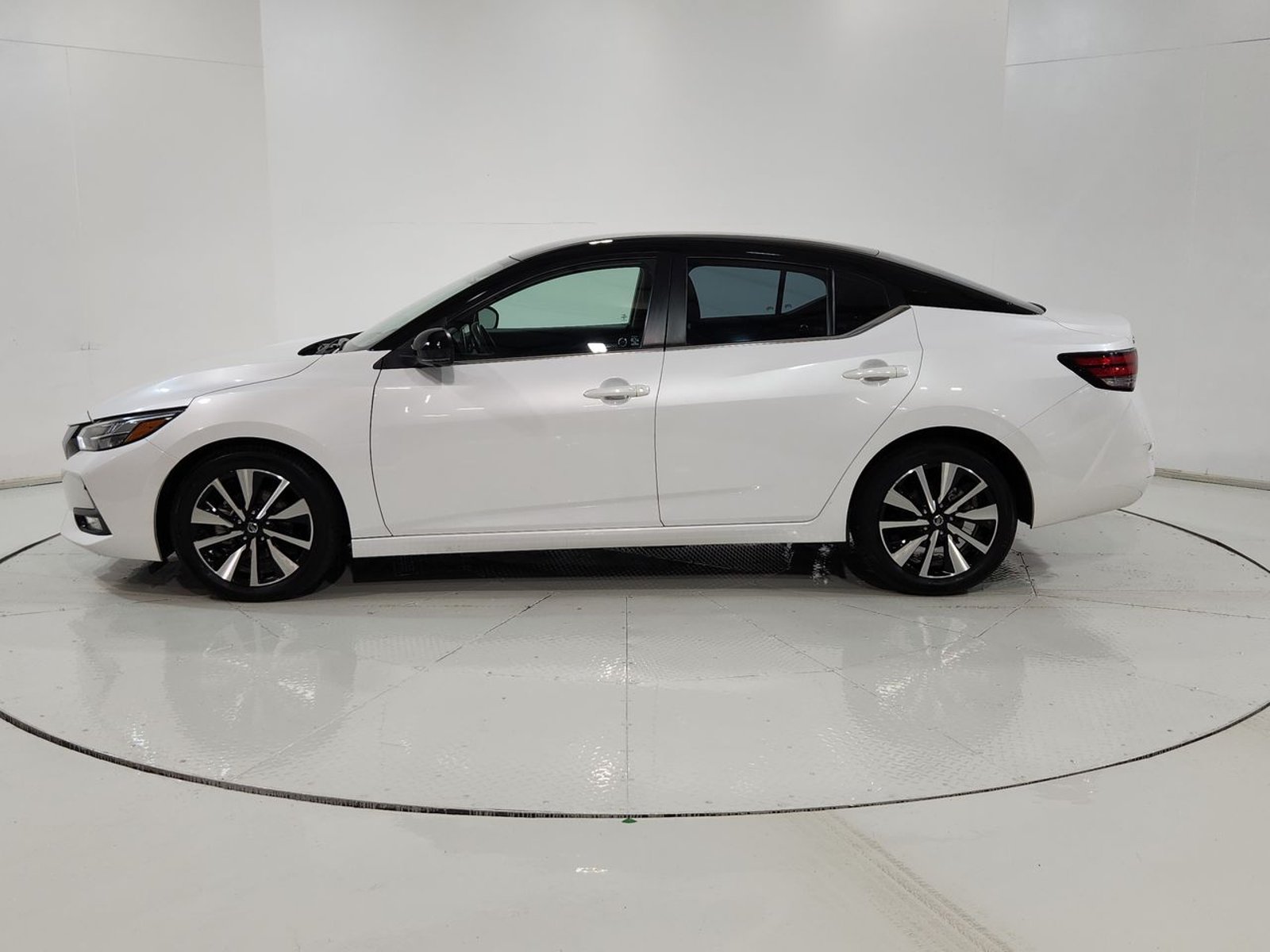 Nissan SENTRA 4X2 2.0 AUT 2024 - Imagen 5 de 20