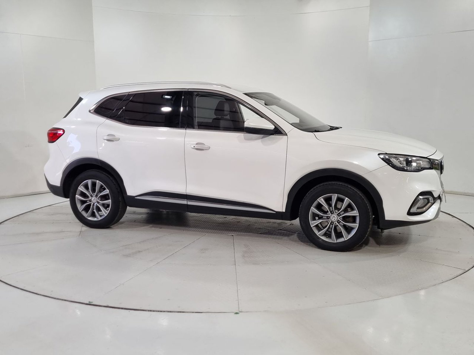 Mg HS MG HS 1.5T MT COM 2023 - Imagen 14 de 20