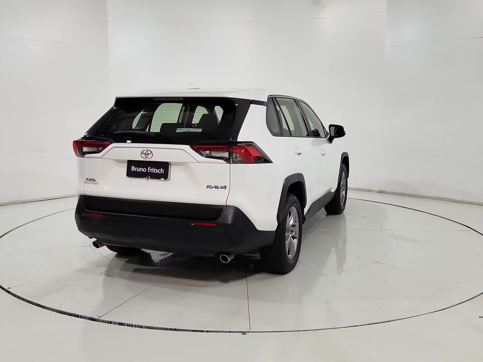 Toyota RAV4 4X2 2.0 AUT 2023 - Imagen 10 de 20
