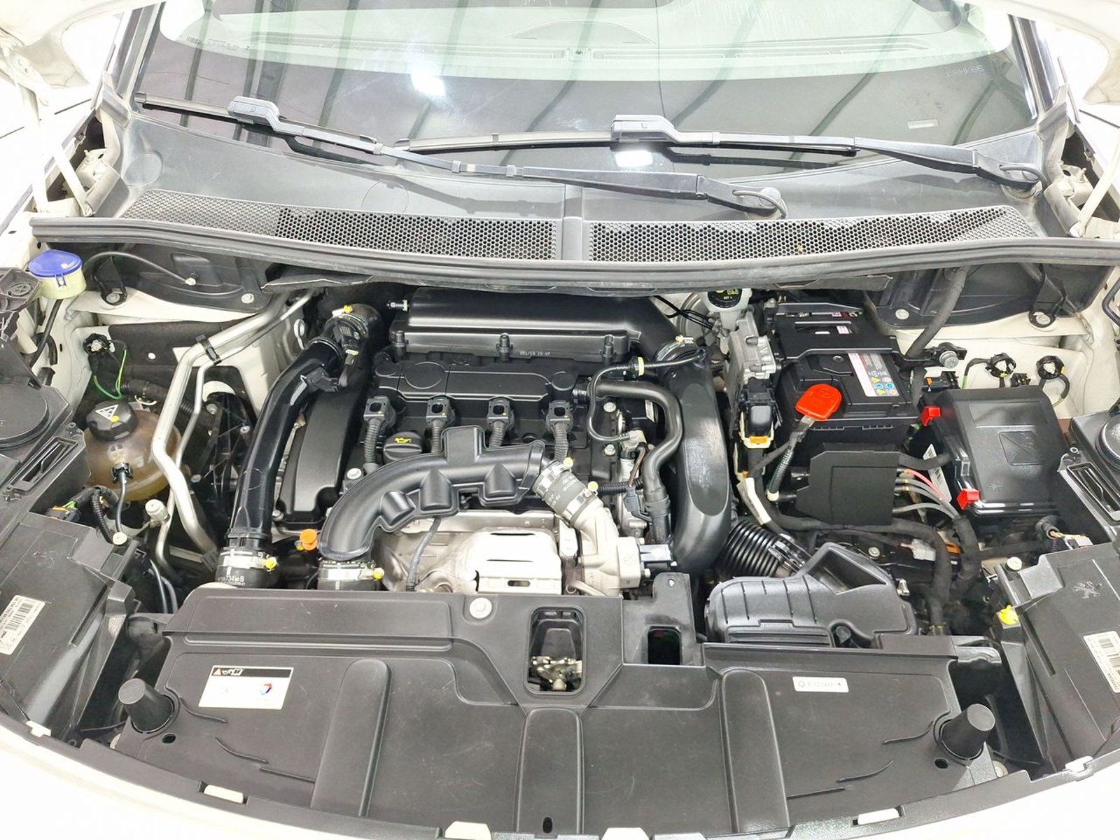 Peugeot 3008 ACTIVE 1.6 AT 2019 - Imagen 15 de 20