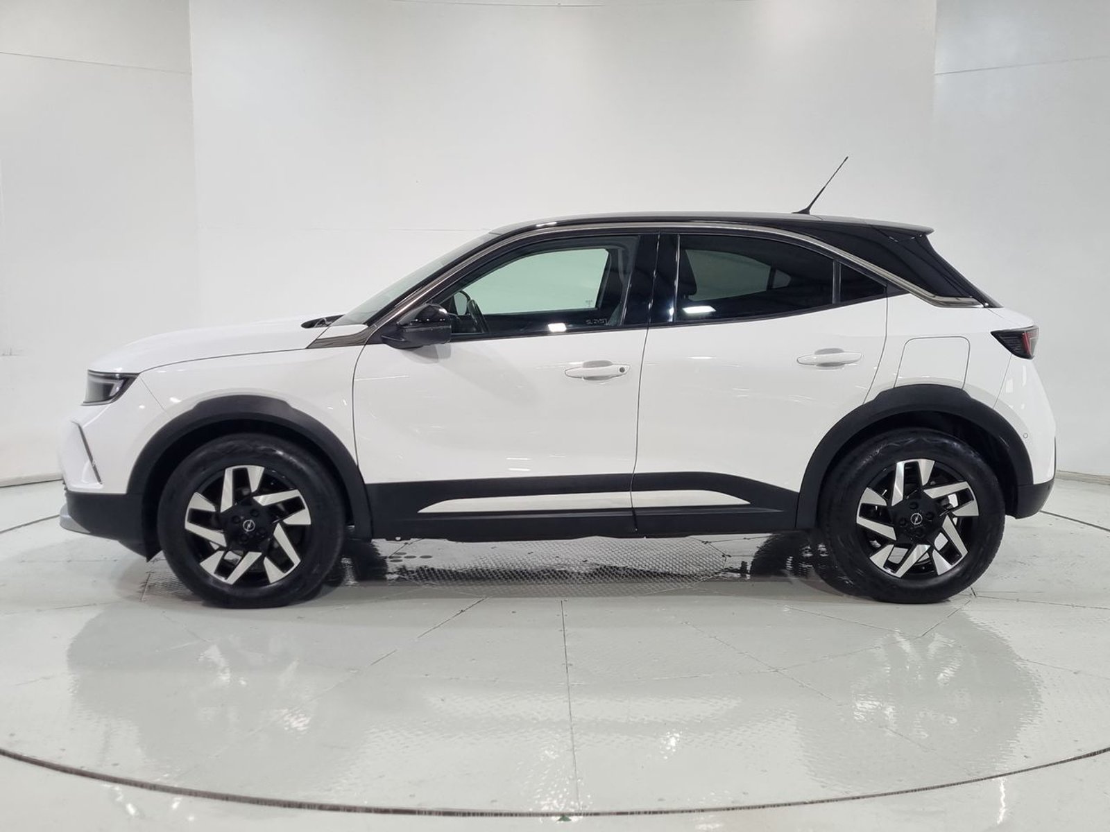 Opel MOKKA 1.2T AUT 2023 - Imagen 5 de 20