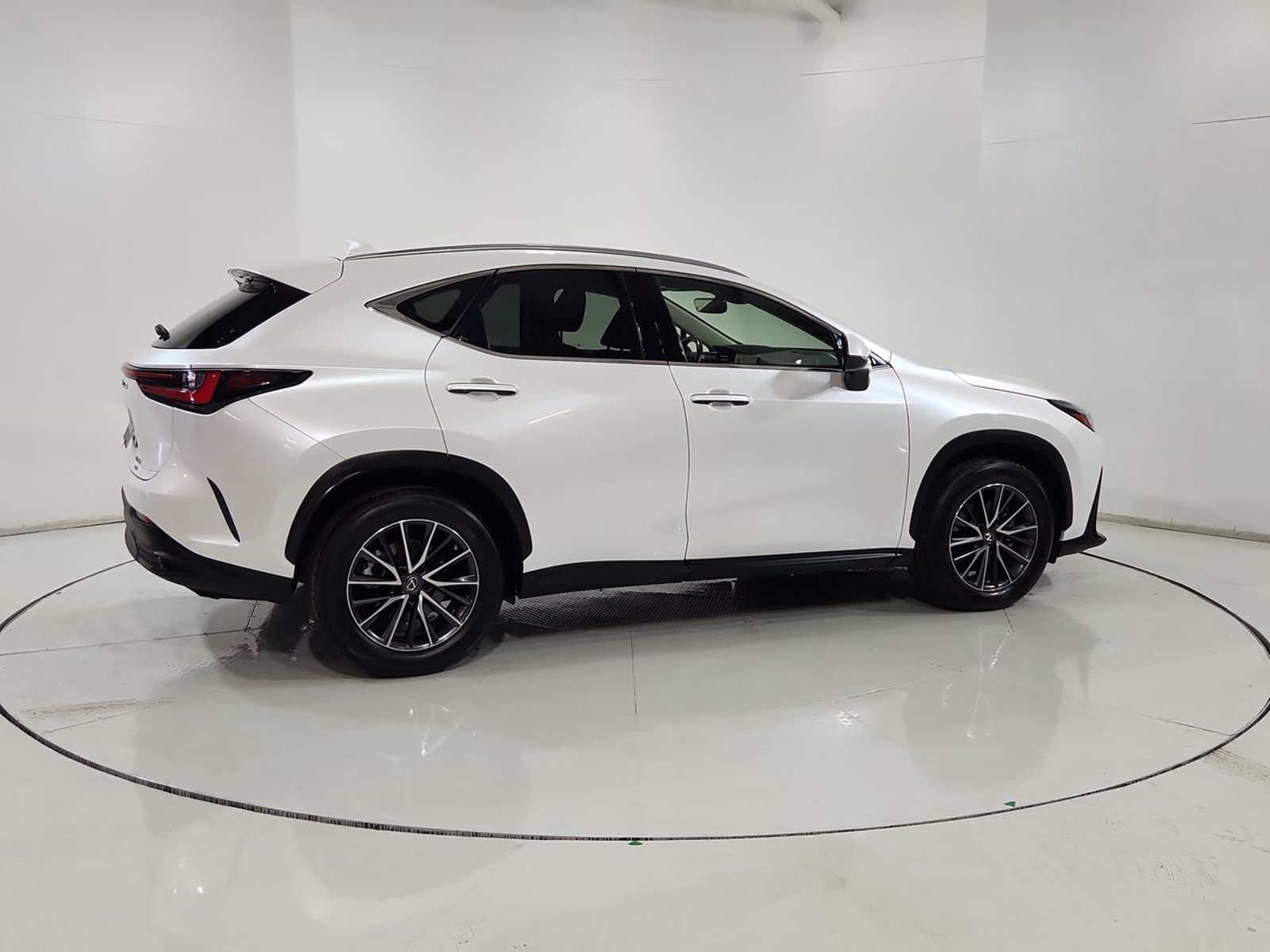 Lexus NX250 NX 250 4X4 2.5 AT 2023 - Imagen 12 de 20
