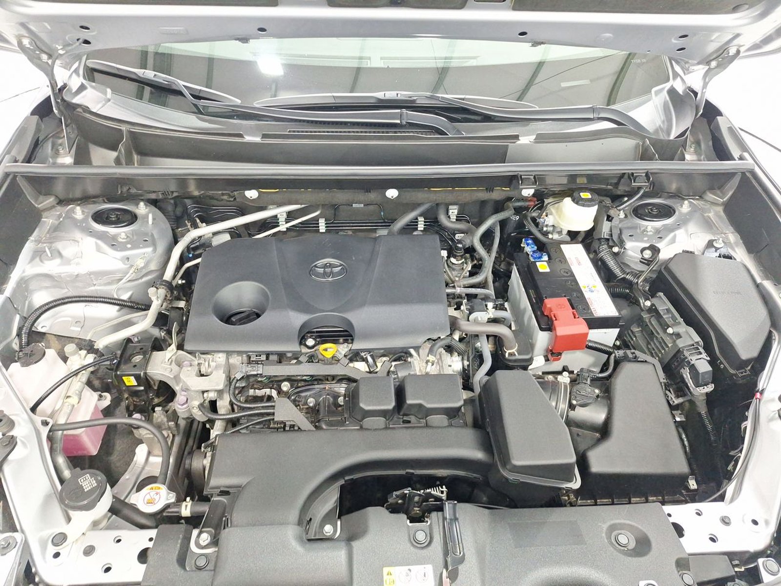 Toyota RAV4 4X2 2.0 2025 - Imagen 15 de 20