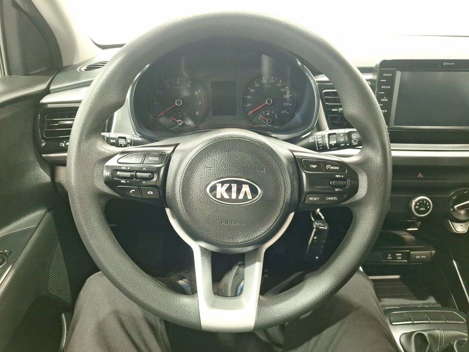 Kia RIO 5 HATCH BACK 1.4 2021 - Imagen 18 de 20