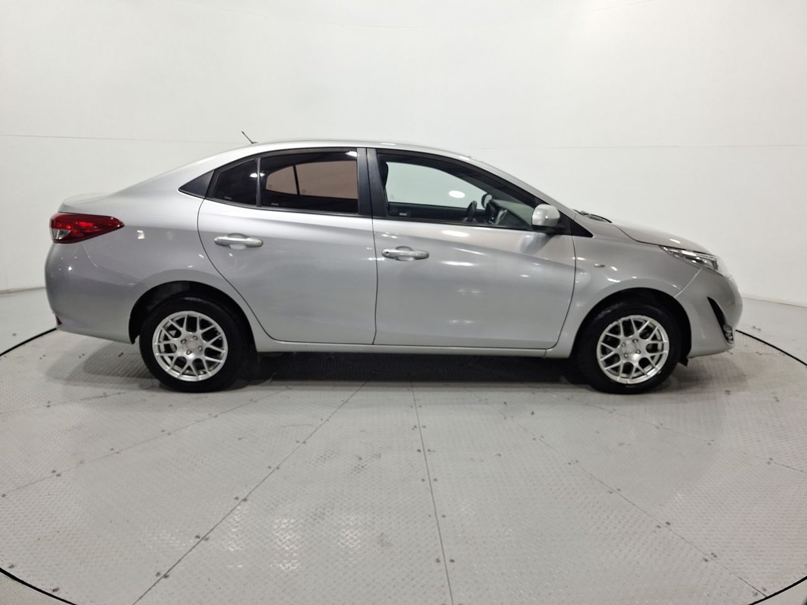 Toyota YARIS GLI 1.5 AUT 2020 - Imagen 10 de 20