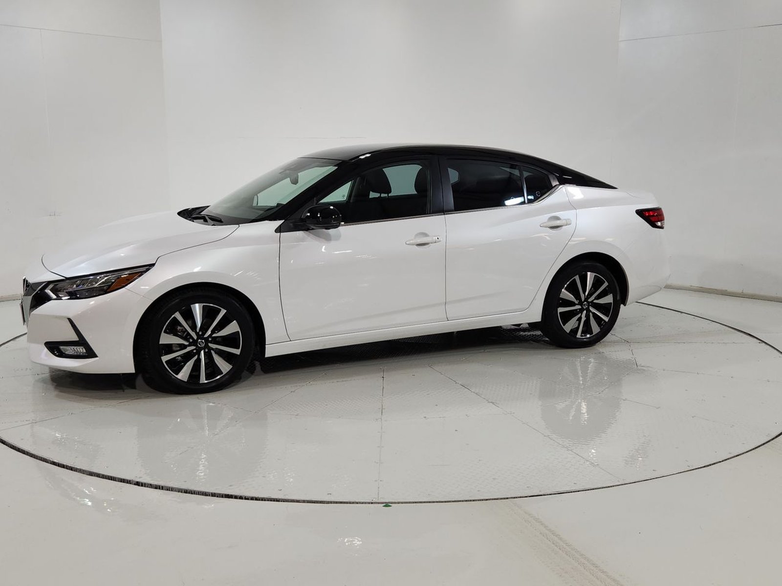 Nissan SENTRA 4X2 2.0 AUT 2024 - Imagen 4 de 20