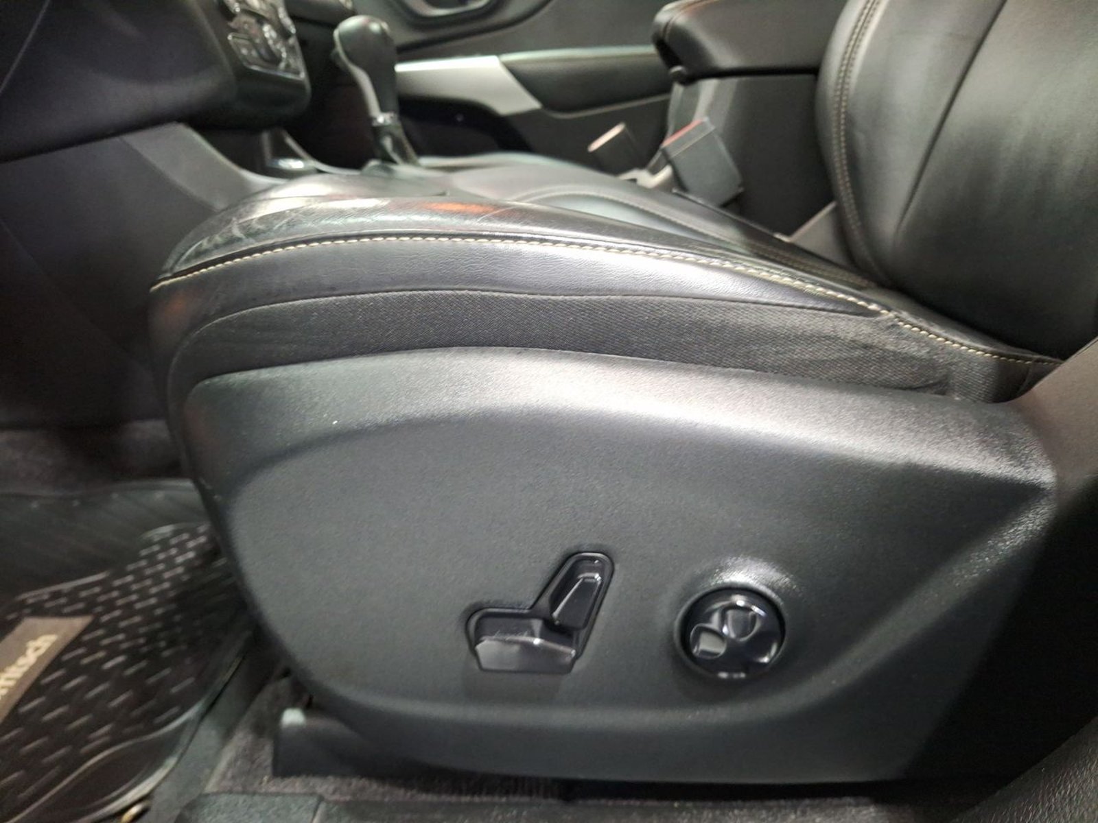 Jeep CHEROKEE LTD 4X4 3.2 AUT 2018 - Imagen 17 de 20