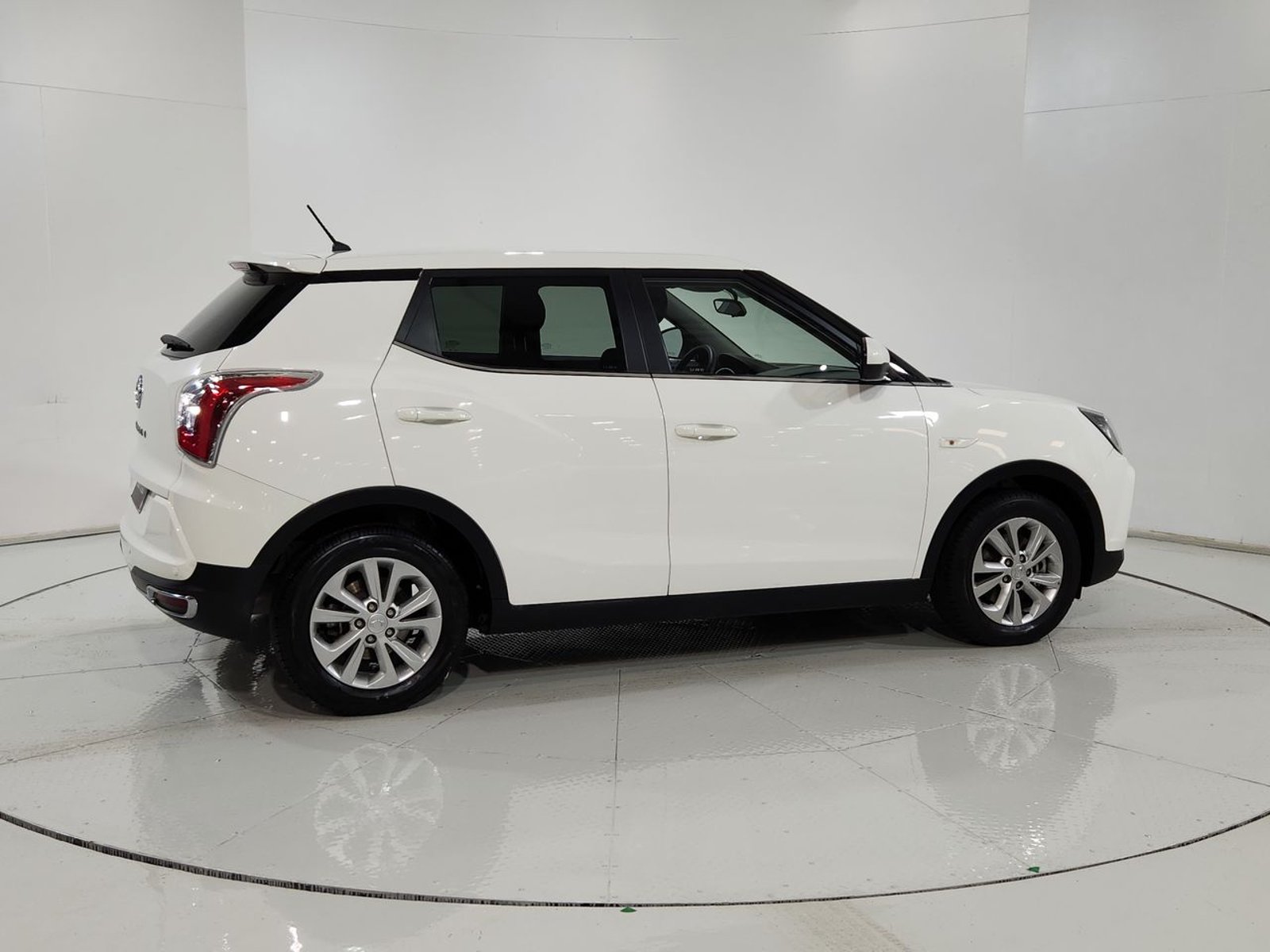 Ssangyong TIVOLI 1.6 2019 - Imagen 12 de 20