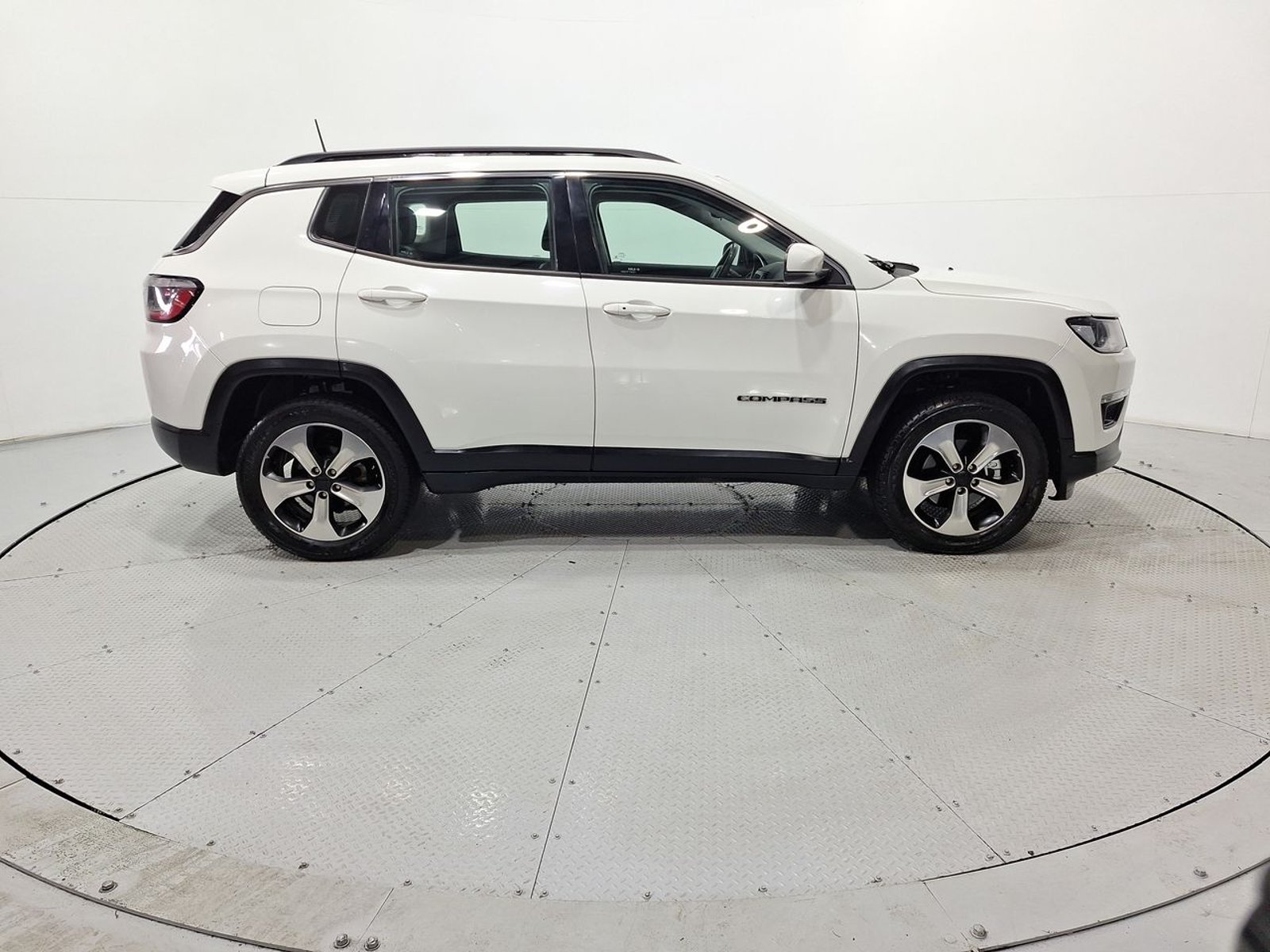 Jeep COMPASS LONGITUDE 4X4 2.4 AUT 2018 - Imagen 10 de 20
