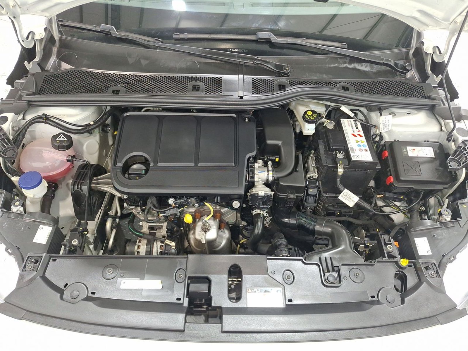 Peugeot 208 STYLE PURETECH 75 1.2 2024 - Imagen 15 de 20