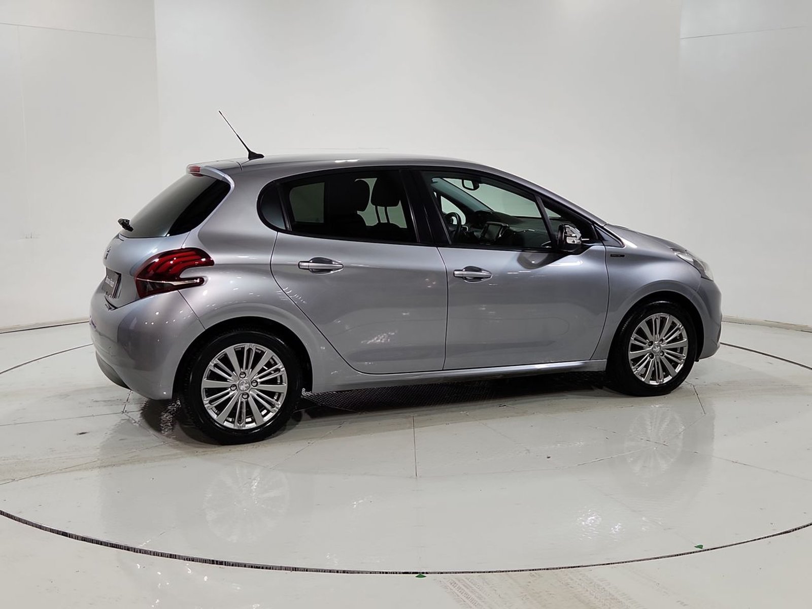 Peugeot 208 PURE TECH HB 1.2 2021 - Imagen 12 de 20