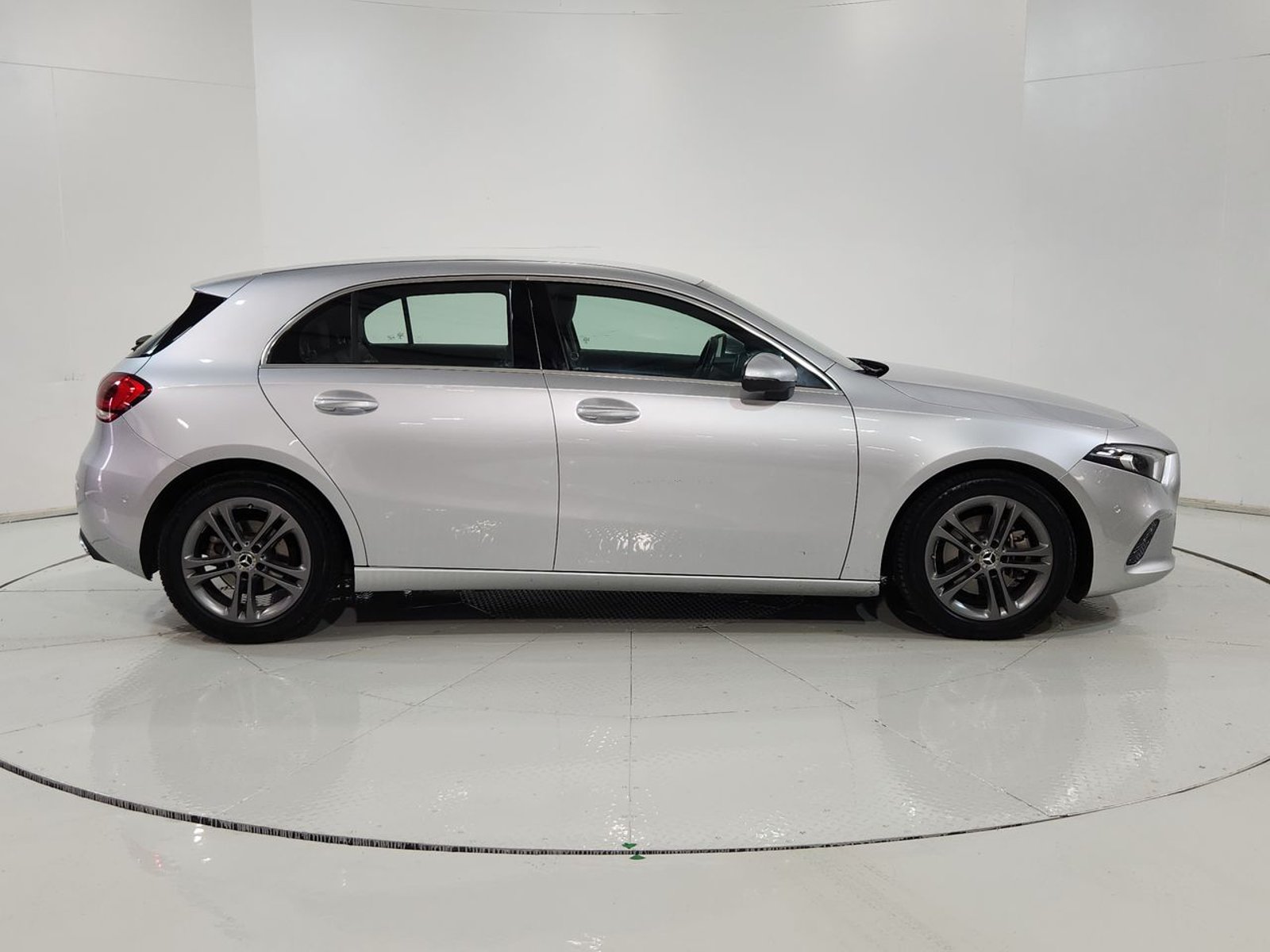 Mercedes benz A200 HB 1.9 AUT 2020 - Imagen 13 de 20