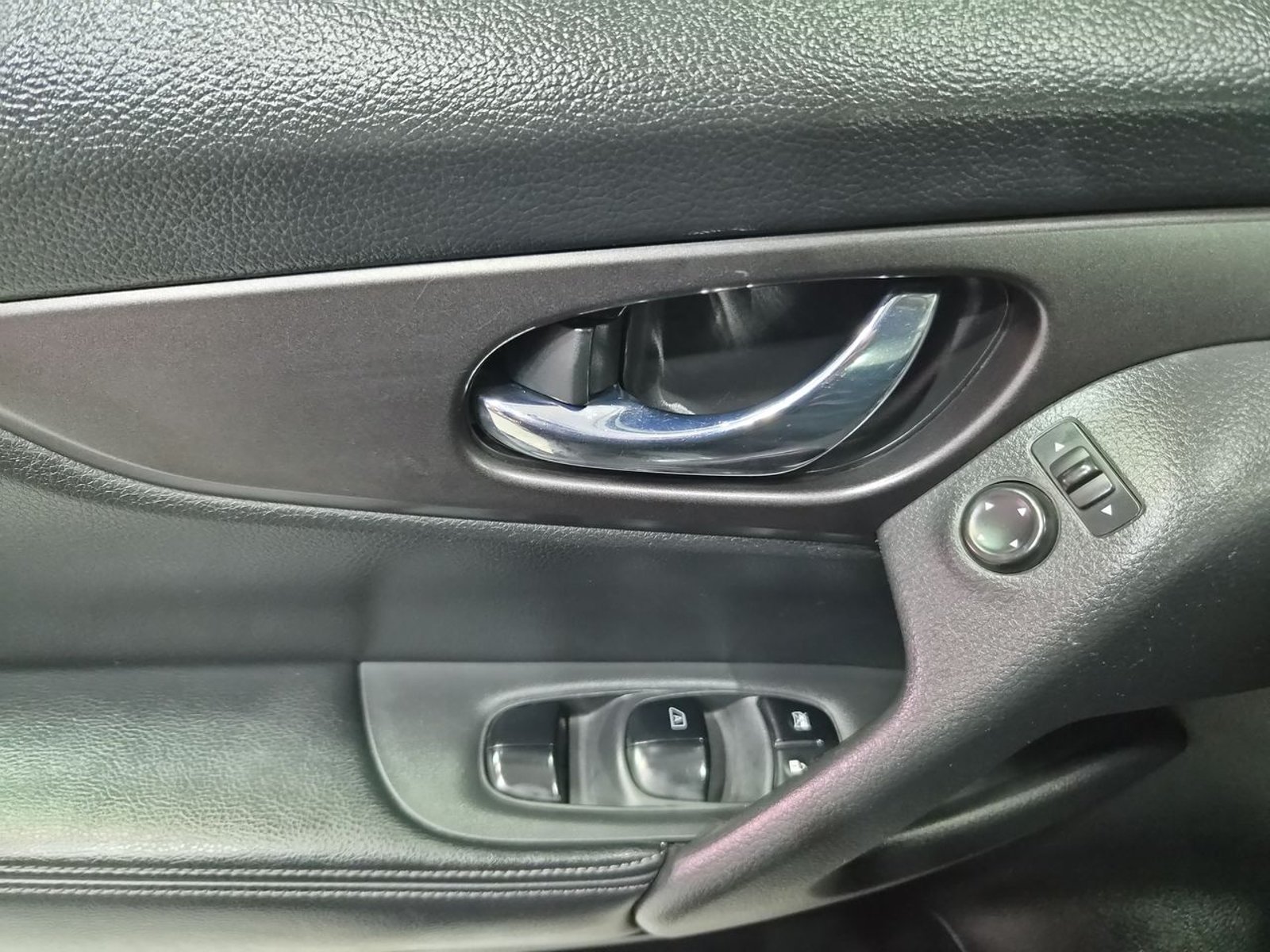 Nissan X-TRAIL X TRAIL SENSE 2.5 AUT 2017 - Imagen 16 de 20