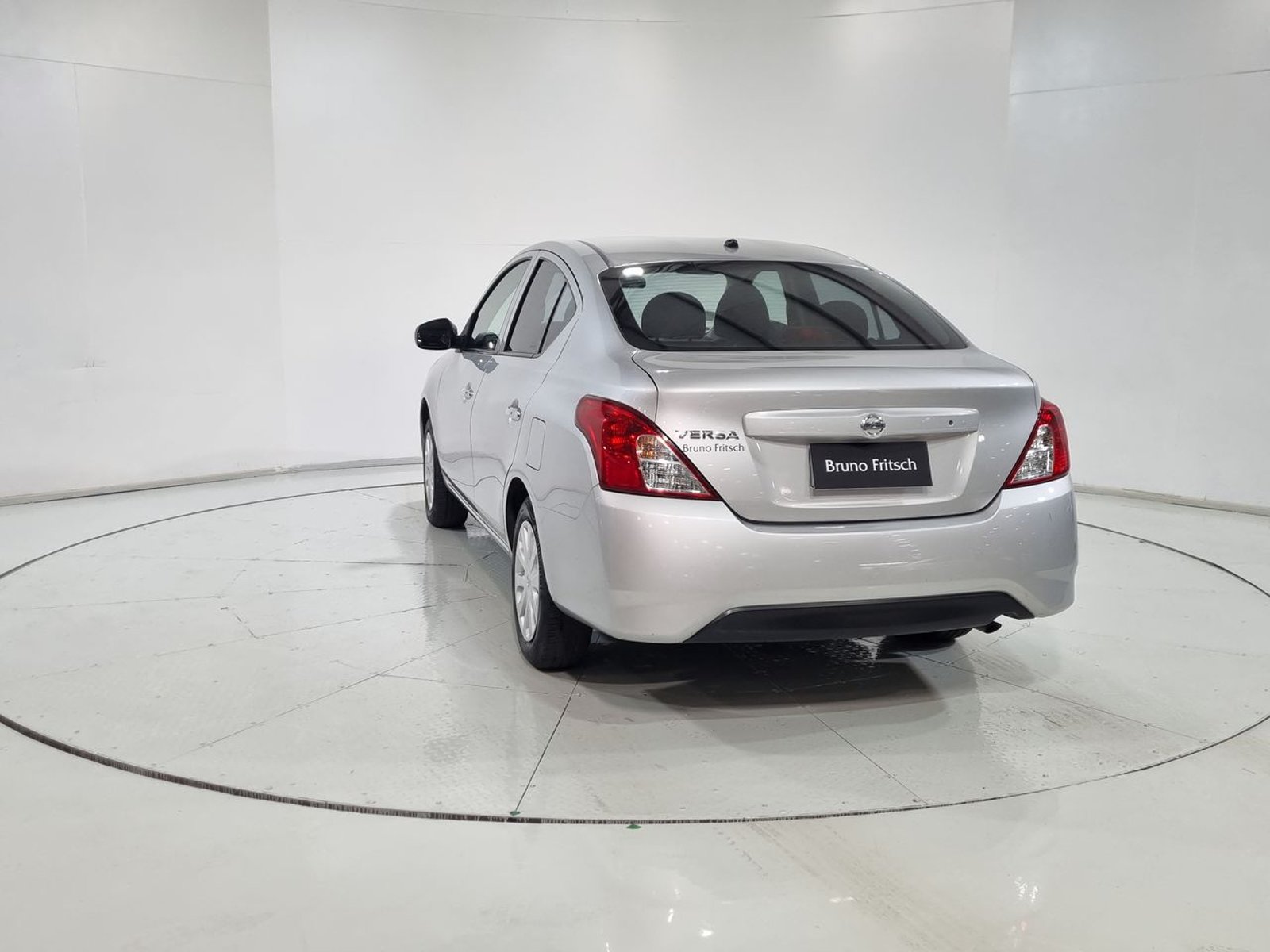 Nissan VERSA SEDAN 1.6 2019 - Imagen 8 de 20