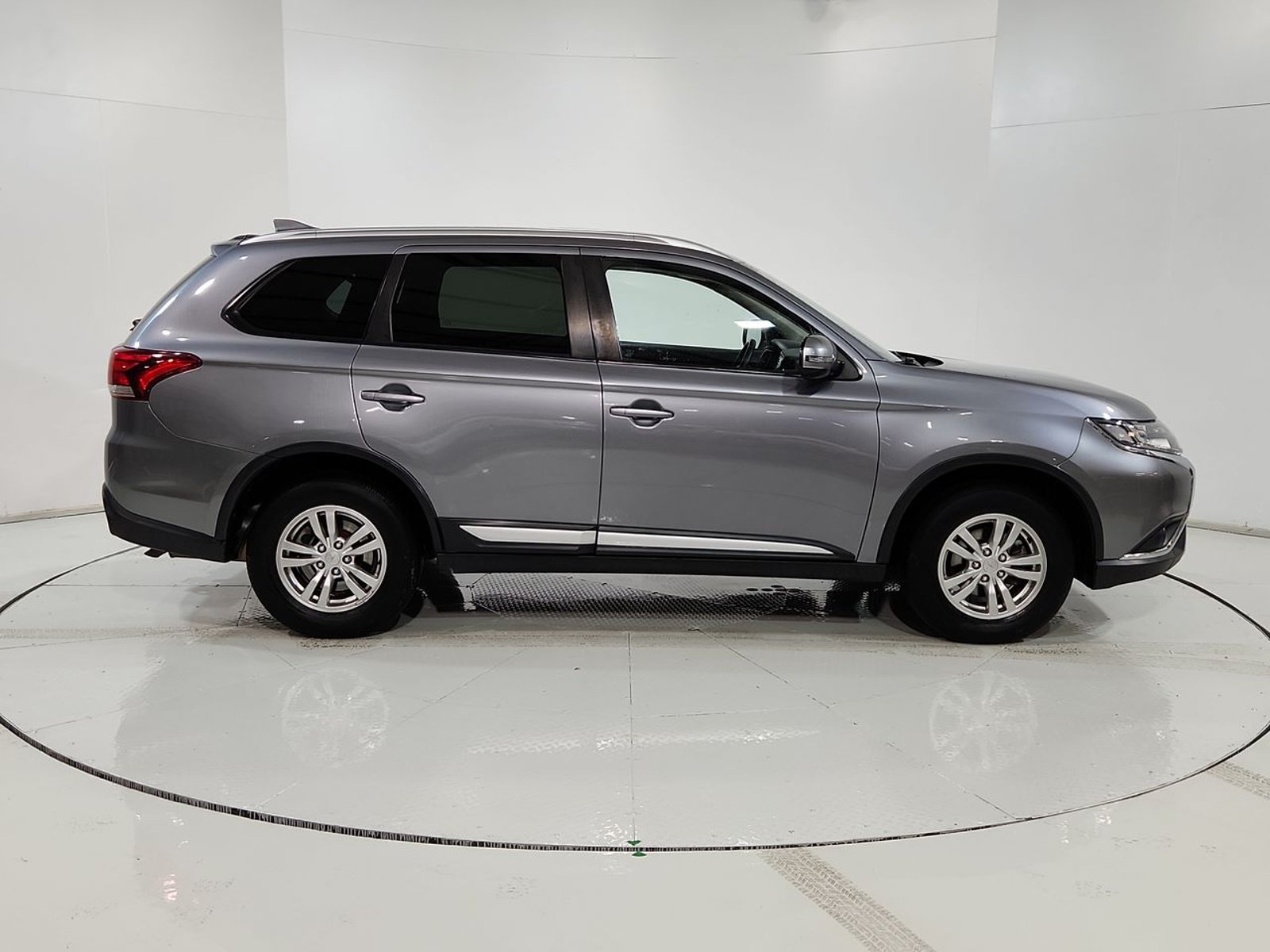 Mitsubishi OUTLANDER NEW OUTLANDER 2.0 2019 - Imagen 13 de 20