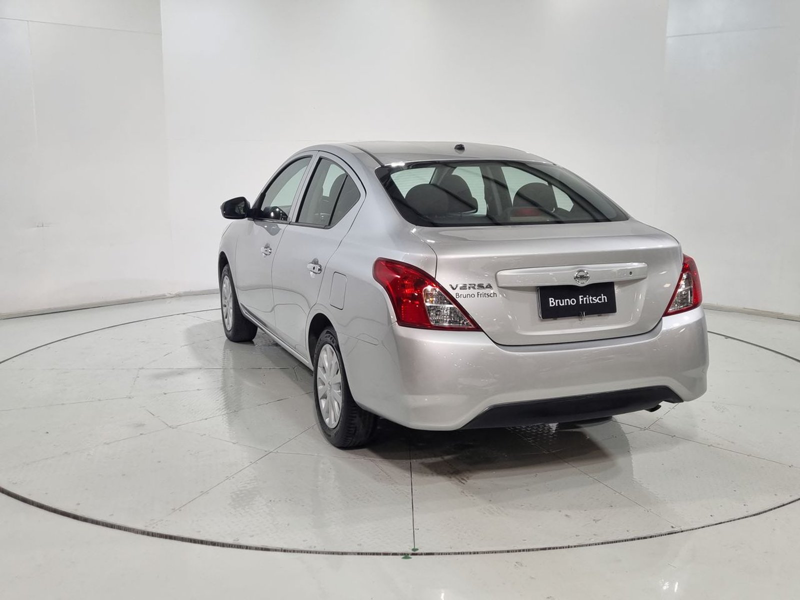 Nissan VERSA SENSE 1.6 2019 - Imagen 8 de 20