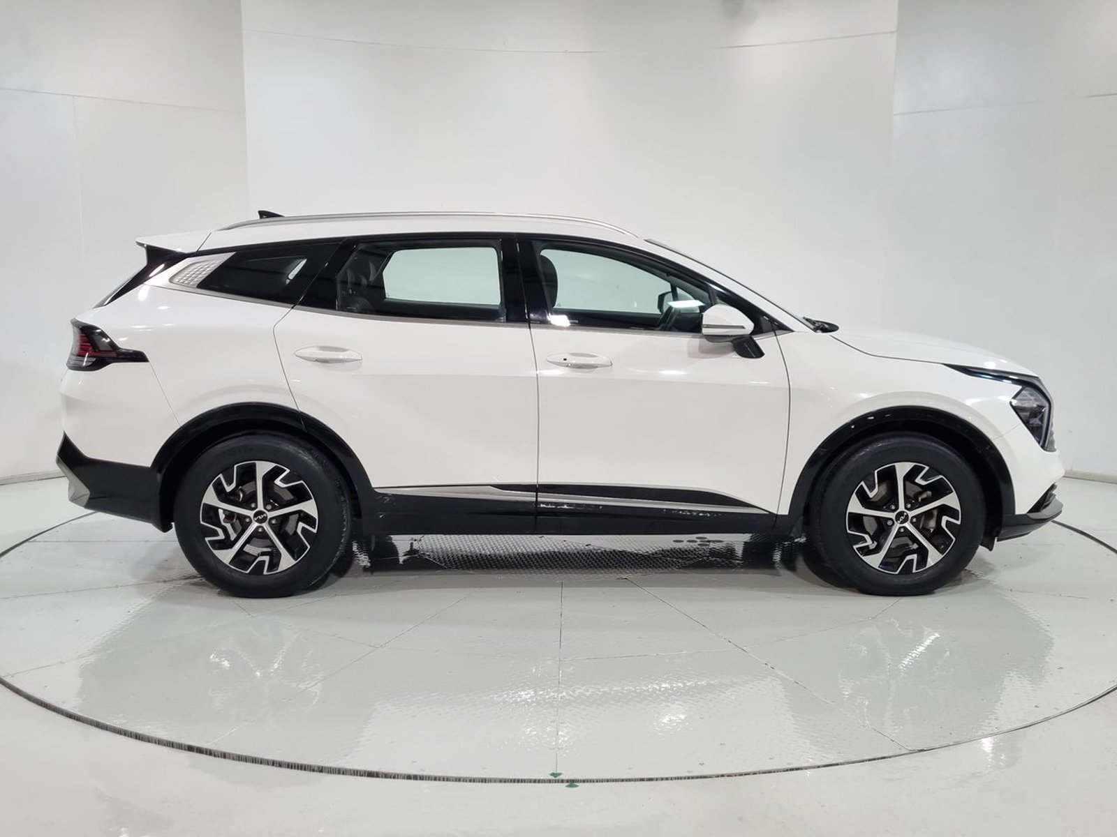 Kia SPORTAGE EX 4X4 2.0 AT 2023 - Imagen 13 de 20