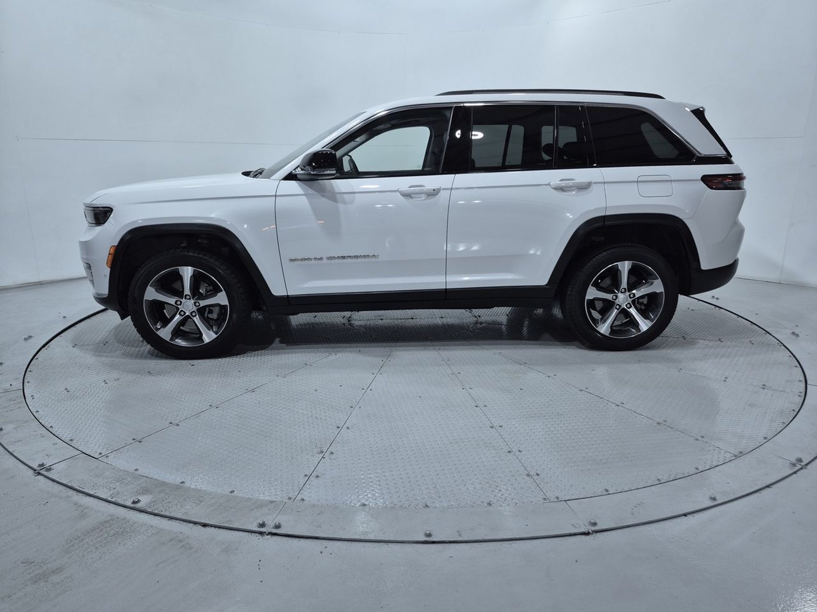 Jeep GRAND CHEROKEE LIMITED 4X4 3.6 AT 2024 - Imagen 4 de 20