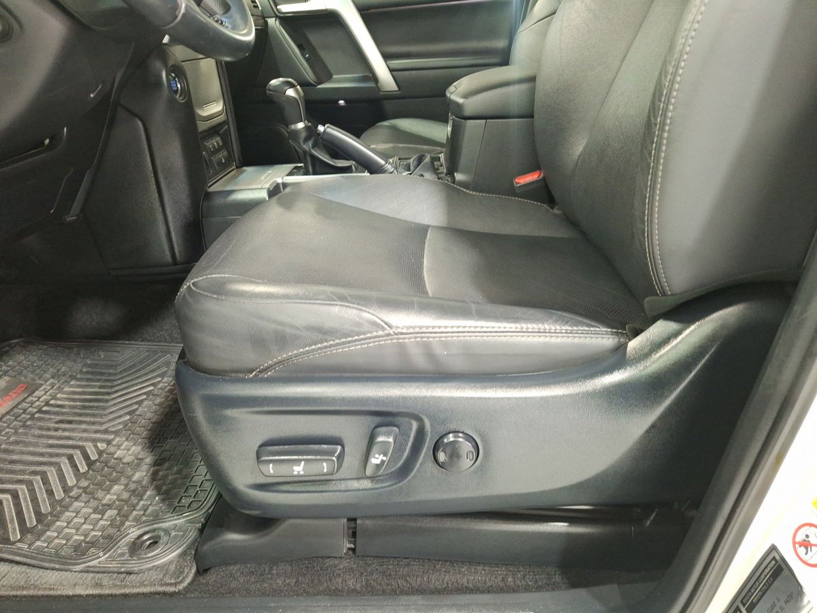 Toyota LAND CRUISER NEW LAND CRUISER PRADO 4.0 AUT 2018 - Imagen 17 de 20