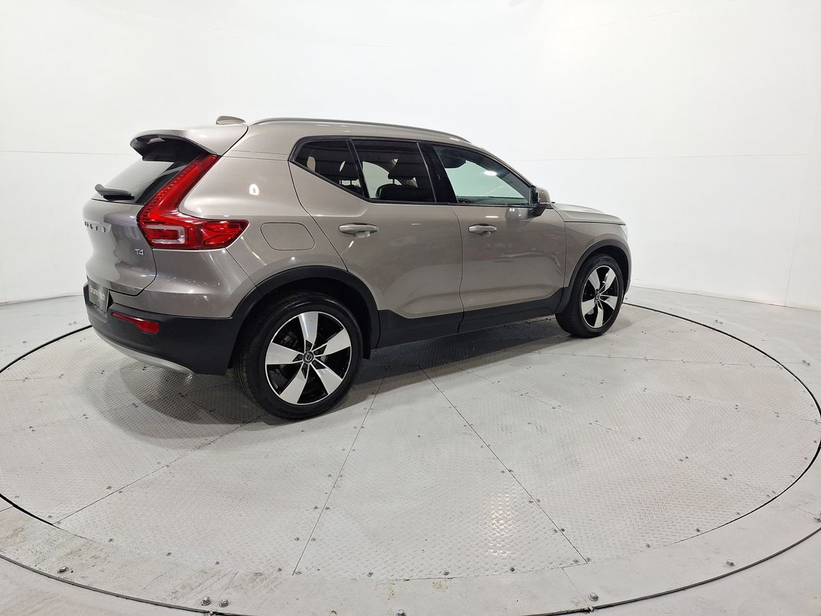 Volvo XC40 T4 FWD 2.0 AUT 2022 - Imagen 7 de 18