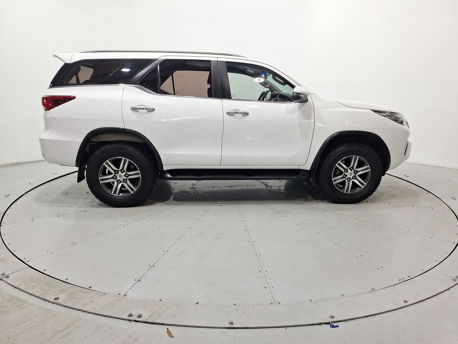 Toyota FORTUNER SRV 4X4 2.7 AUT 2019 - Imagen 10 de 20